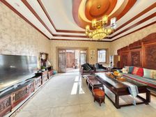 城市别墅 私产满5年 精装修 诚意出售 看房方便 价位可议