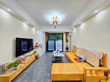 花园洋房,一楼带花园 精装修拎包入住