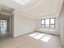 中建招商龙宸壹号 4室2厅 精装修