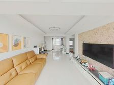 中间楼层,精装可拎包入住,看房有钥匙,看中可谈别设限