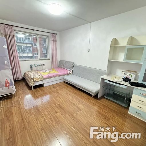  ��¥!�����ĺ��߳��ֵ�վһ��,�ɾ�����,���ס,��ʱ����Կ�� 