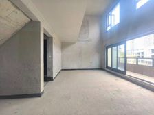 次新小区 实际使用面积200平 业主急售!