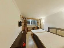 好房子来了 双南大两房 宽敞客厅 带双花园 位置安静 诚心卖