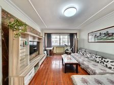 新出 莱茵春天 3楼3楼 精装南北两室 单价低 诚心卖随时看