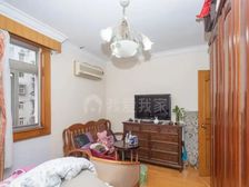 新上南北两房,户型正气,看房方便,中间楼层全明户型。