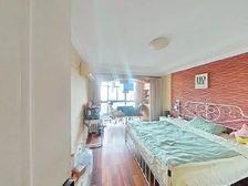 新上房源 楼距70M 南北通透 看房我有钥匙 采光很好