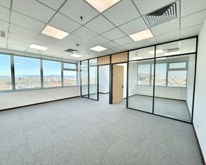 小面积办公室出售,地铁方便,视野好 纯写字楼