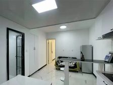 精装一居室,位置好,带7平花园,带固定车位,房东诚意出售!