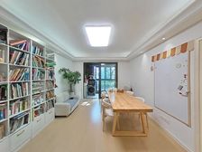 新挂牌!3房2卫,飞机户型,满二年税少,业主诚心卖。有院子