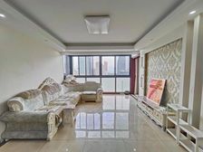 毓秀电梯大三房,汇金地铁宝龙广场就在旁,精装修满五,看房方便