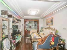 新改价,房东阿姨诚心卖,有院子采光好,看房配合,希缺四房