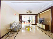 万通华府檀华园 3室2厅3卫 简单装修 580万元