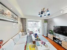 精装三房带阁楼,飞机户型,阁楼做成个一房,有两个车位