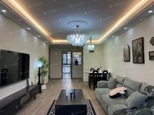 精装温馨三室,近地铁。拎包入住,周边配套齐全,看房随时