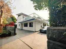 湖畔6房新装修约四年!安静位置!实用面积大!多露台!北进门