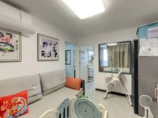 一号线地铁旁 精装婚房可以拎包的入住 有正规客厅 户型方正