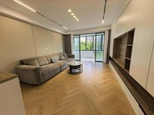 谁懂!豪华装修电梯三房,送产权车位,位置又好,楼层又不错