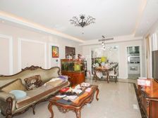 业主在国外,就是想卖!单线联系!三房可看江景!业主嘎嘎诚意