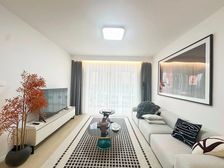 电梯房赠送全屋精装定制 拎包入住 价格可谈 看房有钥匙