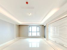 鲁能公馆 双电梯 五室三卫 带保姆间 精装修 拎包入住