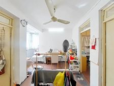 靠河,靠近小门,中间楼层,找小高拿底价