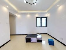 龙胜地铁口业主急卖4房价格可谈