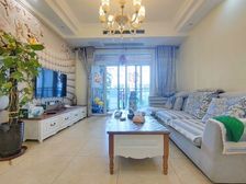 保真 花溪轻轨站门口 精装修带家具家电 拧包入住配套成熟