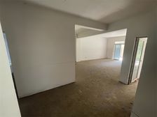 1.5 低层毛坯157平仅83万!空港旁近轻轨空港广场