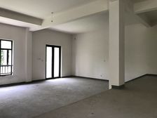 复旦学区 联排别墅 带大花园 产权清晰 诚意出售 看房方便