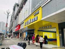 年租28.8万!石桥铺万昌公交车站背后,纯一楼面积,人多的爆