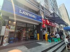 大学门口小区出入口稳定租约,年租15万旺铺卖200多万!