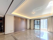 靠近入户门,位置安静,双车位,几乎没住过人,拎包即住,诚售