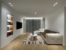 碧云小3房!送半年前豪装,飞机户型,花园位置,有产权车位!