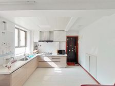 精装修未住过,位置超好,中间楼层,诚心出售,随时看房