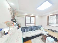 三年出一套,小区仅12户,西边套全明,精装全送,无违章,诚售