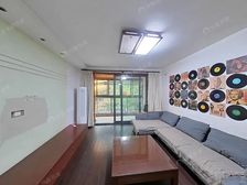 绿地崴廉公寓 3室2厅2卫 简装修 638万元