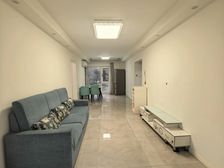 巨鹿路四方新城,电梯小高层2房带产权车位,价格有空间!