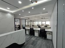 电梯口,橡树街区4加1格局18个工位,自控空调公卫,双地铁口