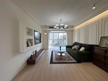 精装修带地暖业主装修南北通大两房,南北通落地阳台,随时能看