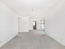 一线河景房,送百M露台,可改性强,买房带补贴,价格可大谈