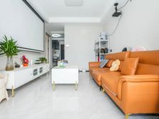 精装修,两房,随时看房,房东外区置换,有点急。