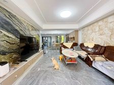 恒大翡翠湾 精装下叠 前后花园 带地下室