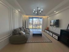 电梯中间楼层南北通三房,精装修拎包入住,靠近联航路地铁站