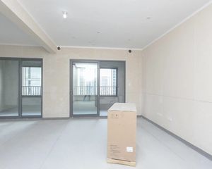 招商保利臻悦 毛坯三房 位置安静 厨卫全明 户型方正