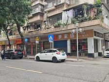 江华一路 边位大门面 带租出售