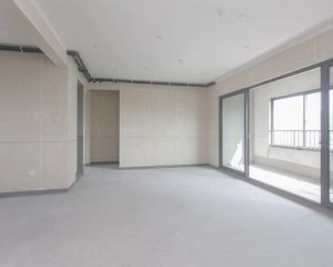 招商保利臻悦 小高层3+1户型 毛坯房 南北通透 位置安静
