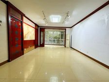 世纪花园 一楼带院 电梯洋房 满五年 随时看 急售