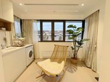 北新泾门面小区,边套全明,一梯两户,三开间朝南,还送超大阁楼