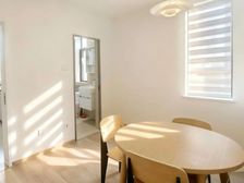 地铁2号线,3楼3楼,边套全明,拎包入住,有密码,可随时看房