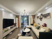 地铁口边上 电话还来还能少11万 全新装修 有密码